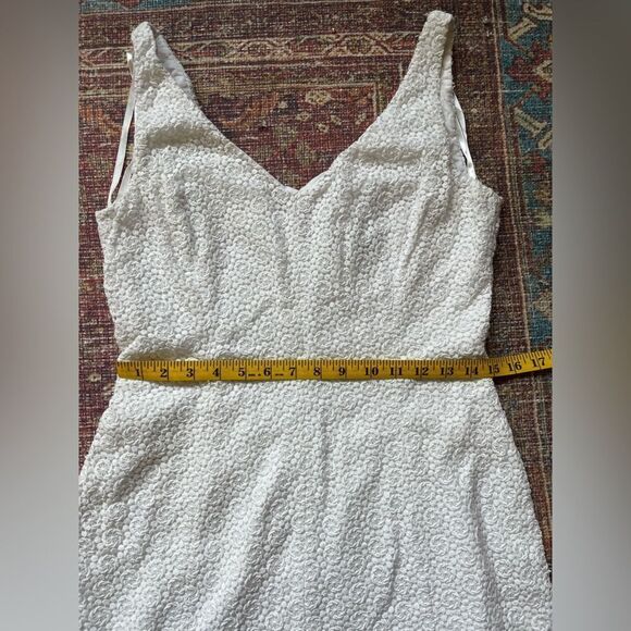 Lauren- Ralph Lauren Women’s White Dress size 8. V-Neck and Crocheted details. - Picture 7 of 10
